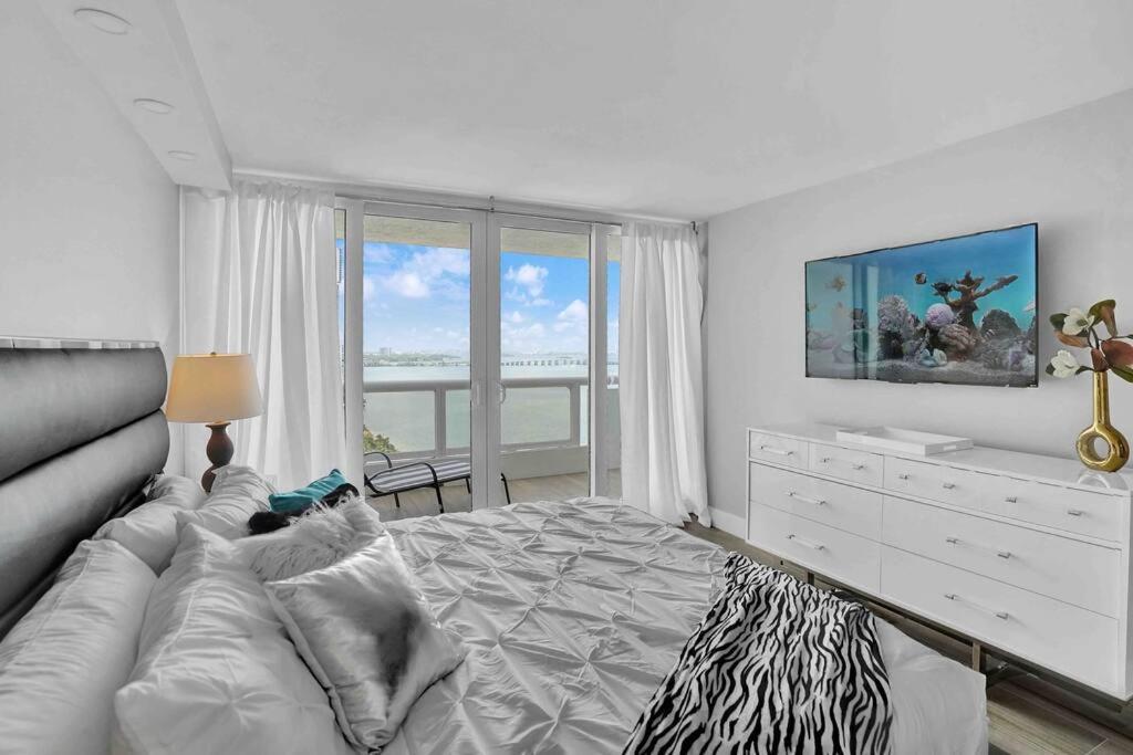 Big Energy! Water Views And Newly Renovated! Apartamento *