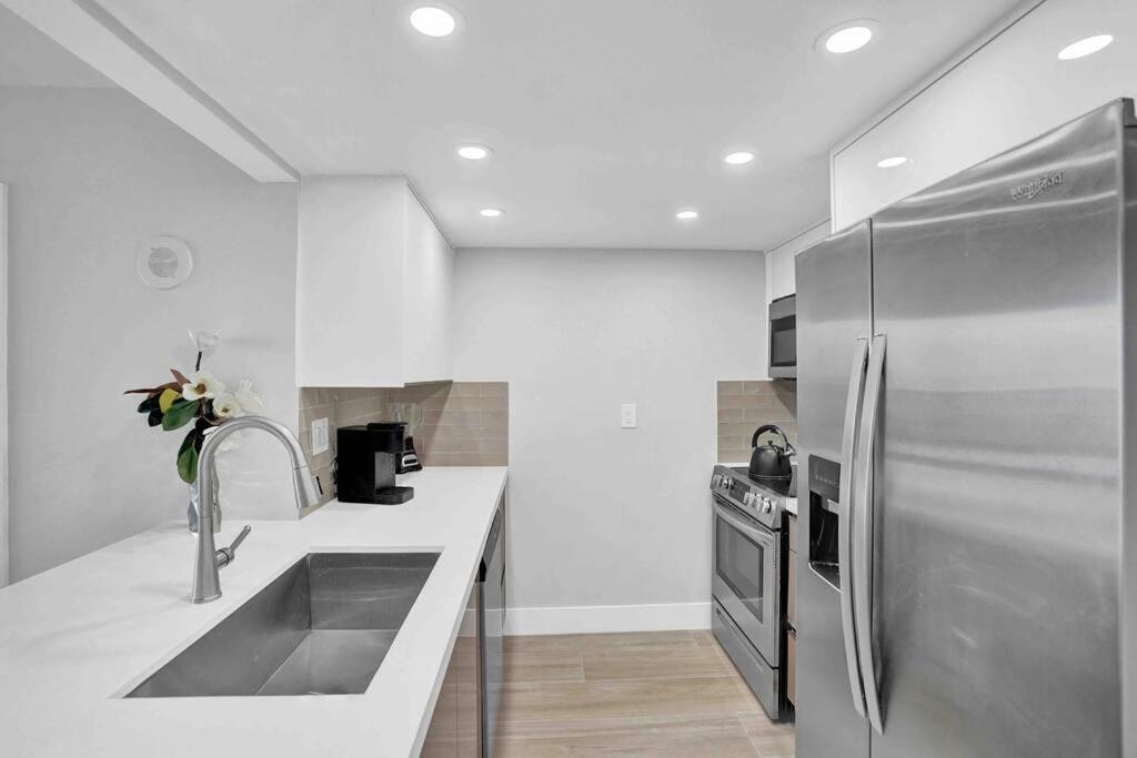 Big Energy! Water Views And Newly Renovated! Apartamento