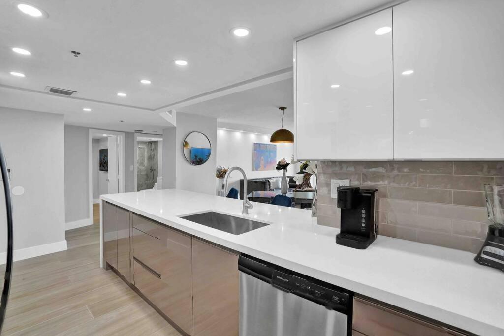 Big Energy! Water Views And Newly Renovated! Apartamento *